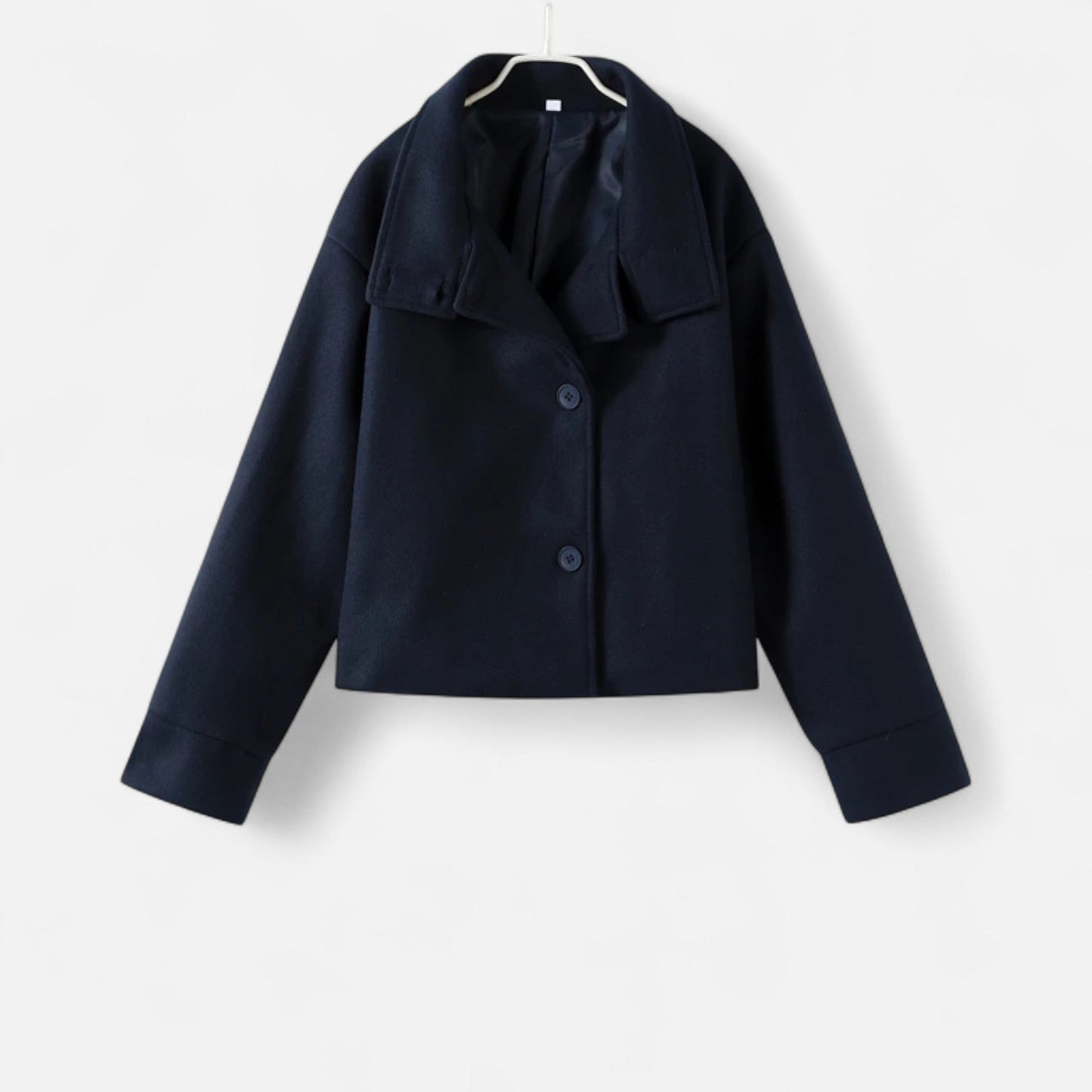Monde | Eleganza Moderna In Un Cappotto Corto