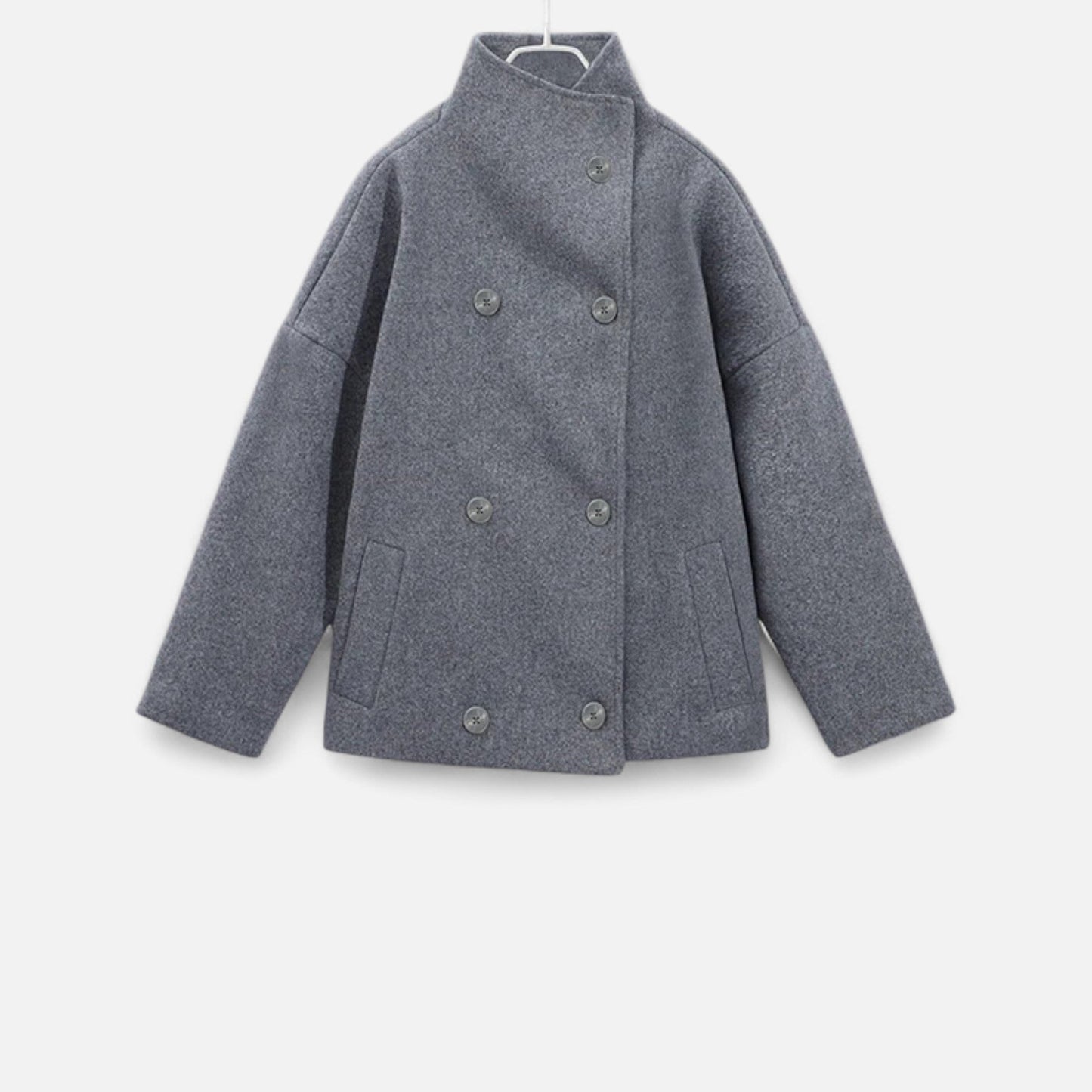 Monde | Eleganza Moderna In Un Cappotto Corto