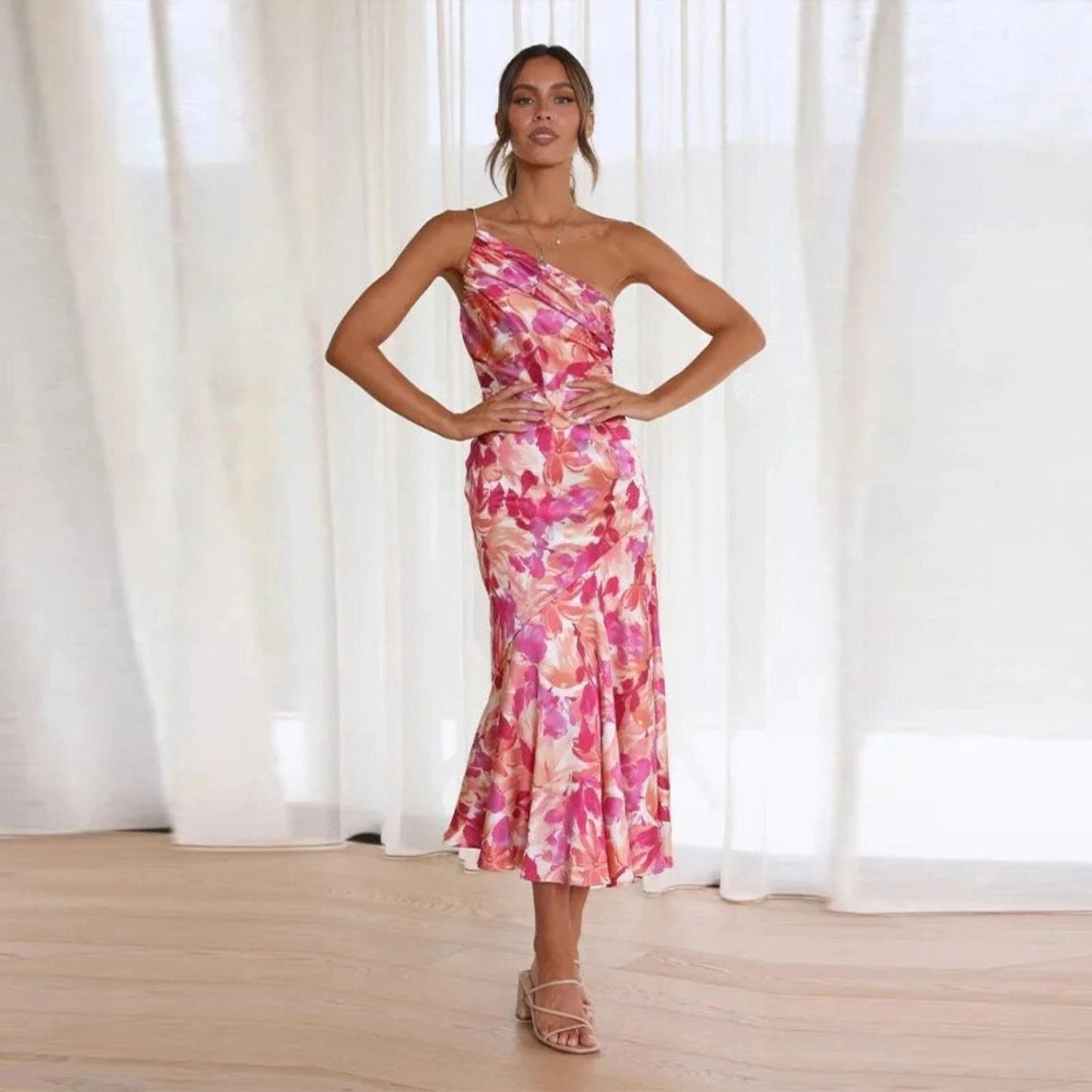 Serena - Abito Maxi Asimmetrico Con Motivo Floreale