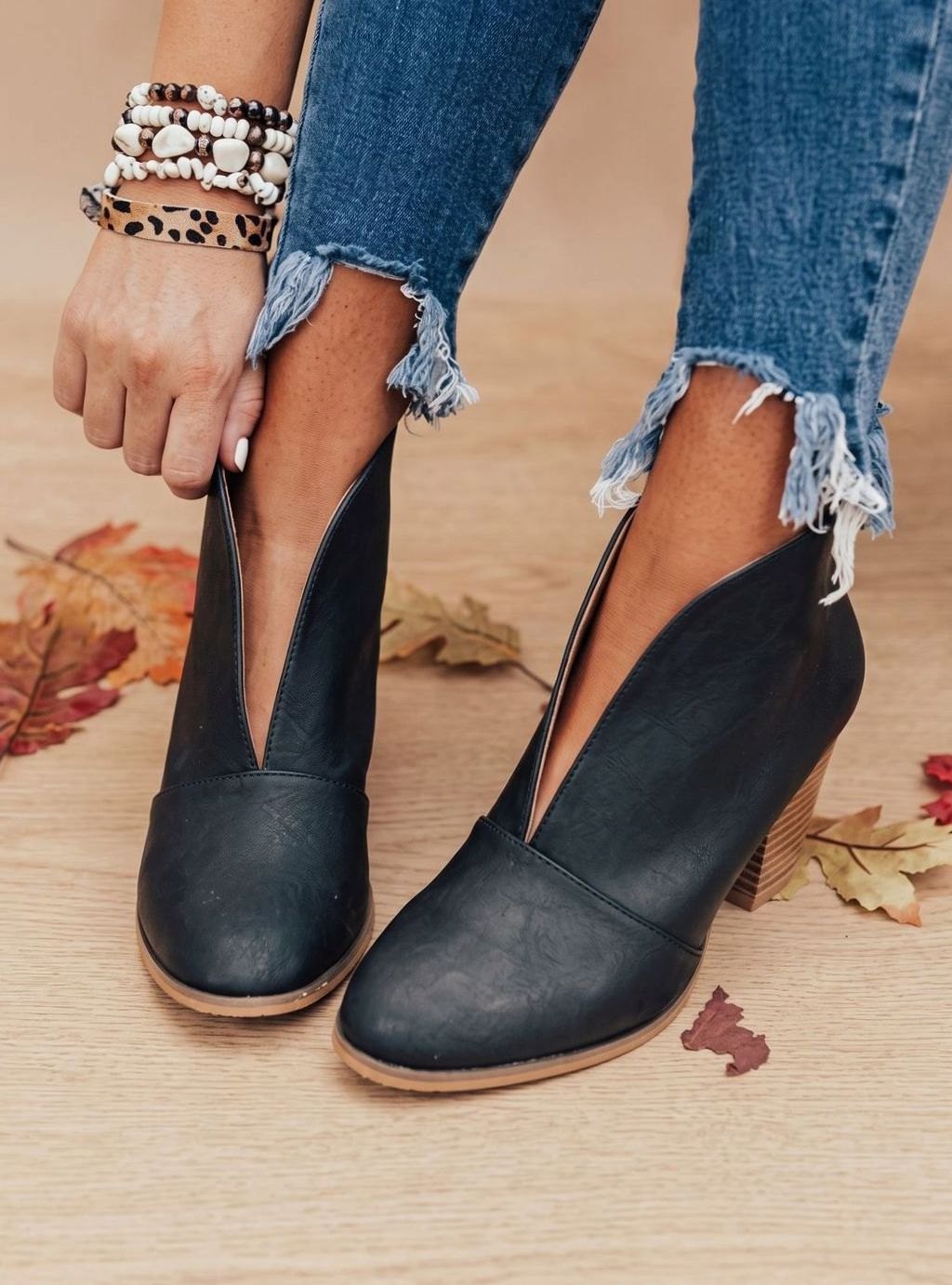 Nora | Stiefeletten Damen Spitzer Zehenbereich Blockabsatz Ankle Boots 1
