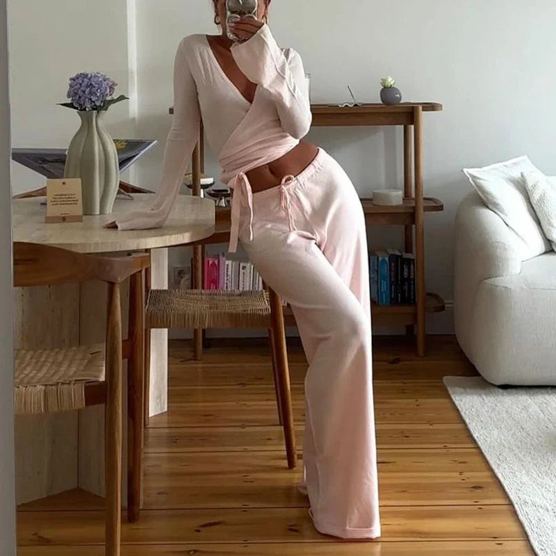 Vera | Set Lounge Vintage - T-Shirt a V e Pantaloni Elastici-1