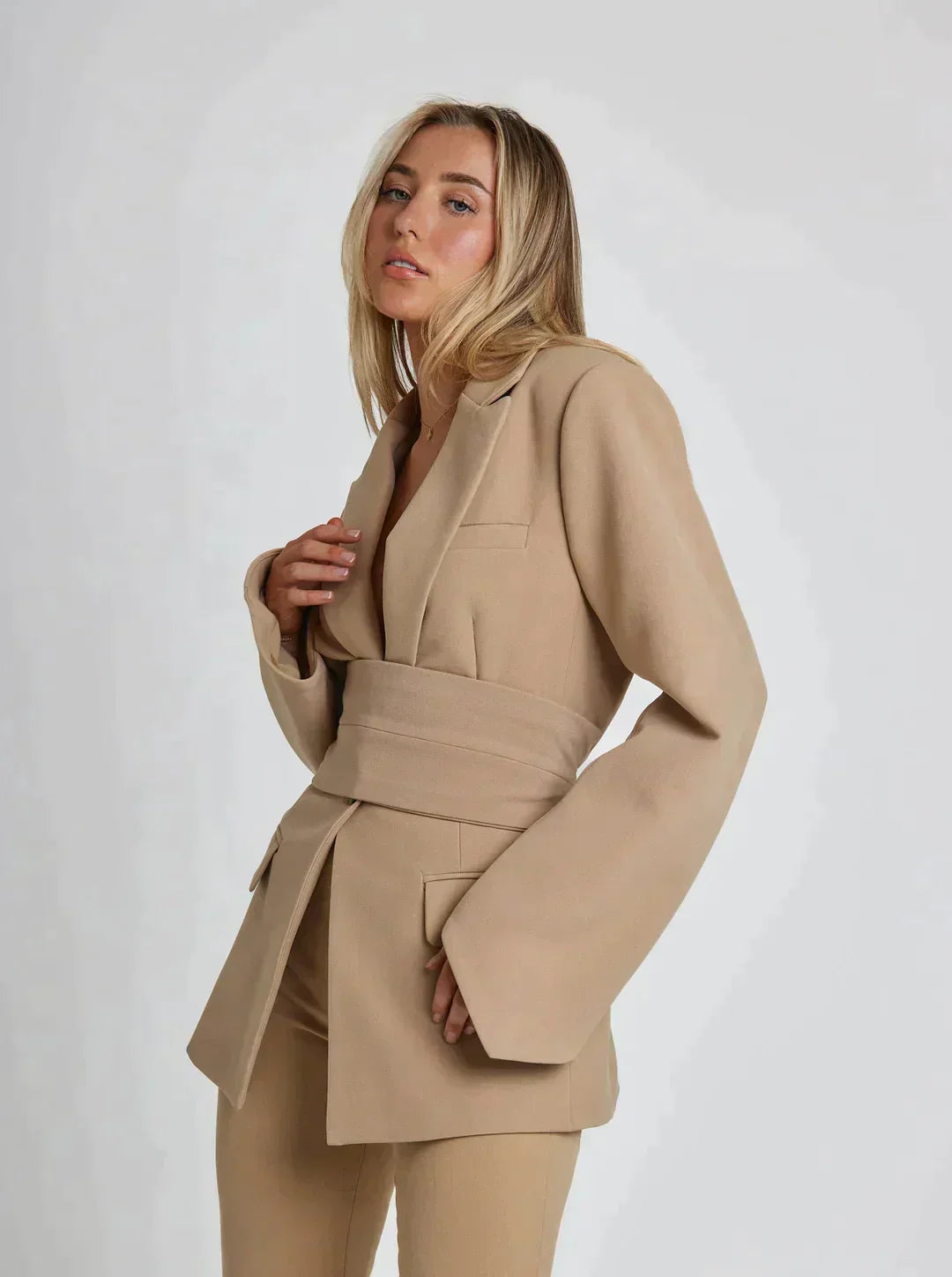 Elina - Blazer Elegante A Vita Alta Con Design Strutturato